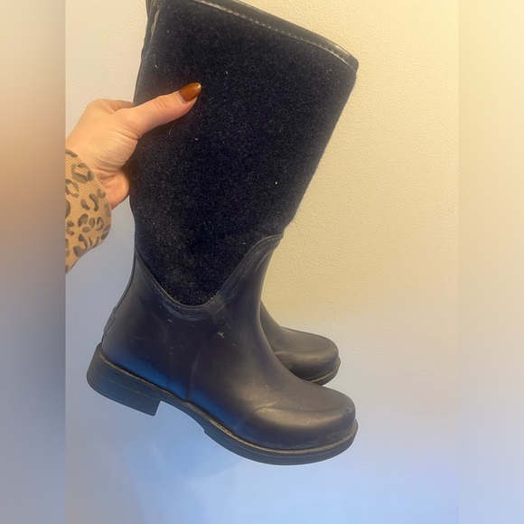 Ugg rainboots - Picture 1 of 6